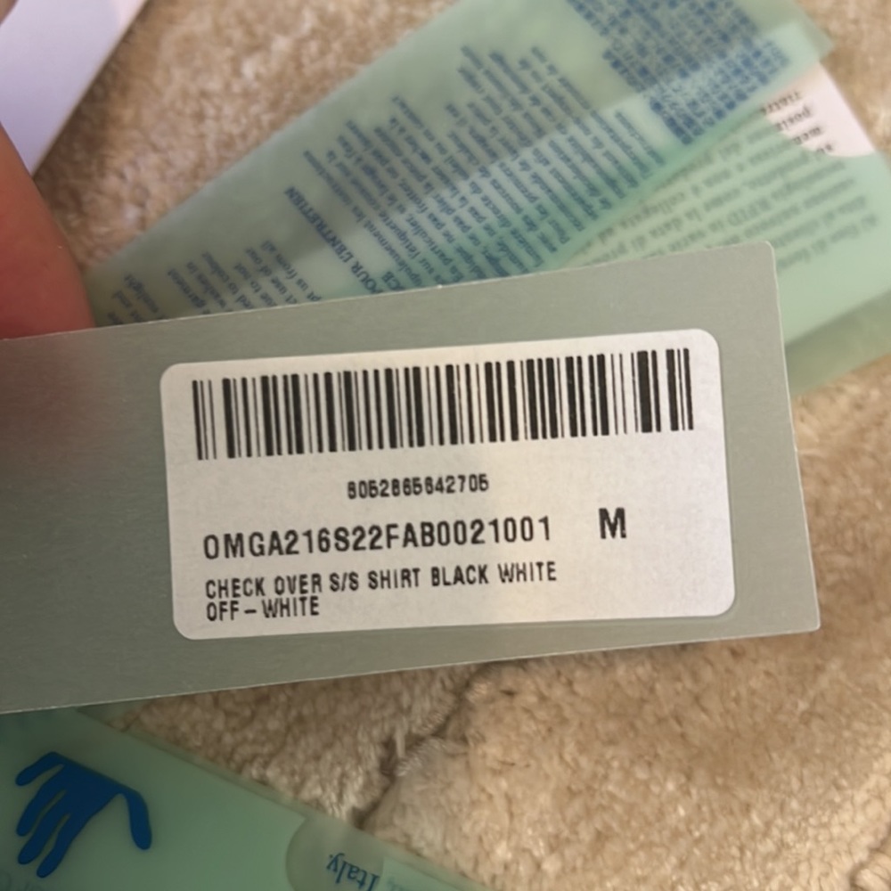 OFF-White LIMITED edition. Brand new with tags - Picture 6 of 6